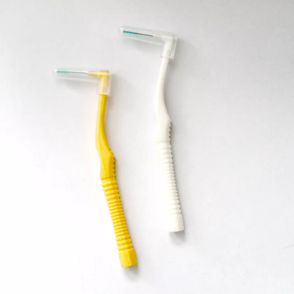 Berus Interdental berbulu lembut